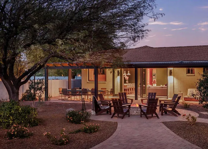 Luxe Private Compound Heated Pool And Holiday home Scottsdale