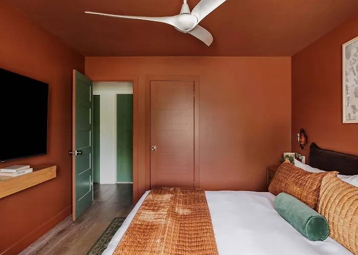Holiday home Luxe Private Compound Heated Pool And