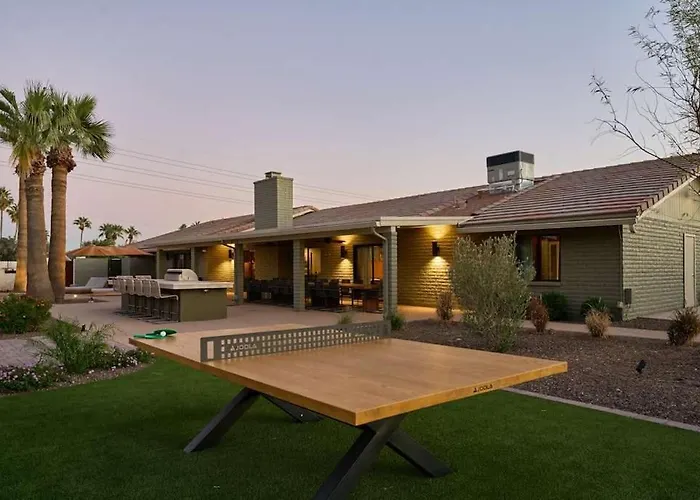 Luxe Private Compound Heated Pool And Holiday home